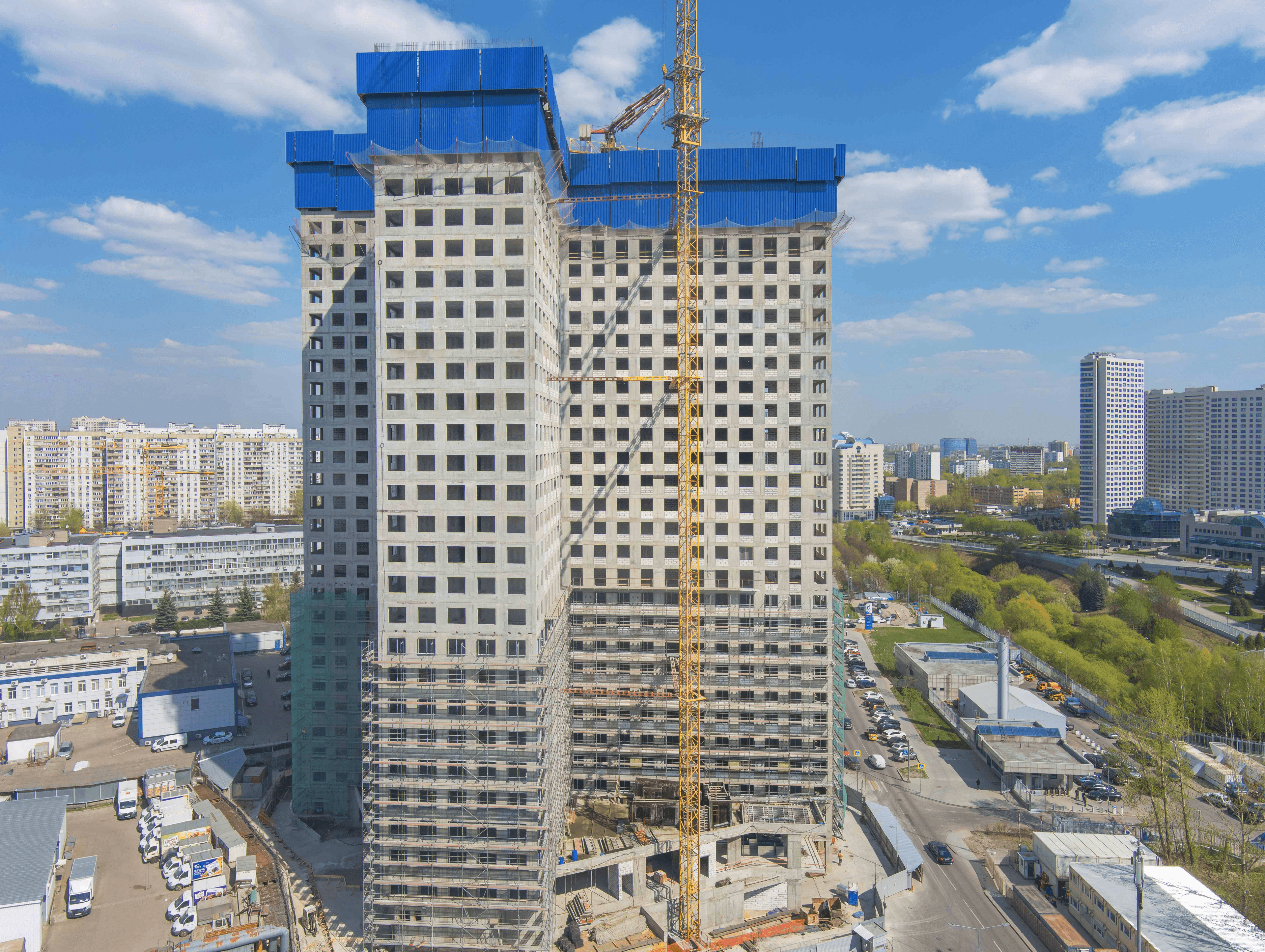Монолитные работы достигли последнего этажа!