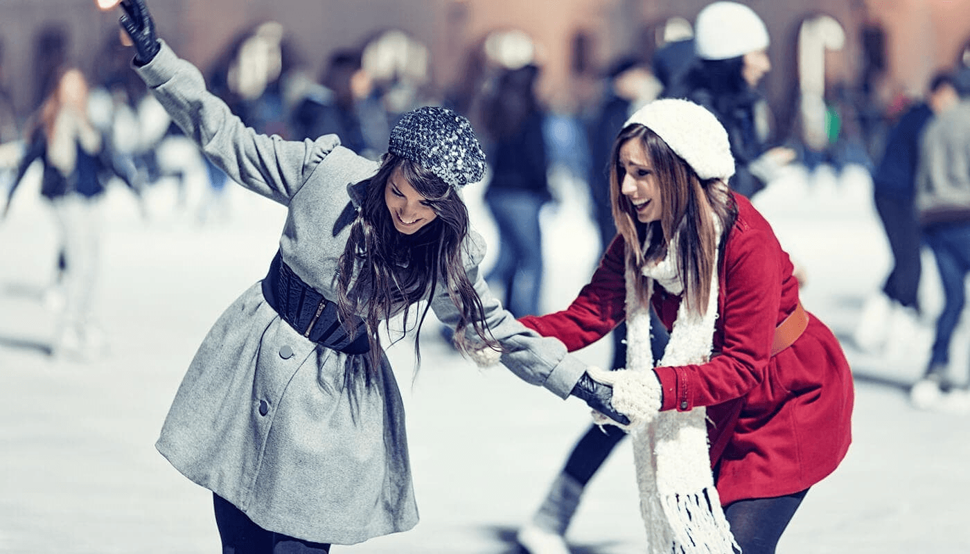 Открытие катков рядом с AIST RESIDENCE