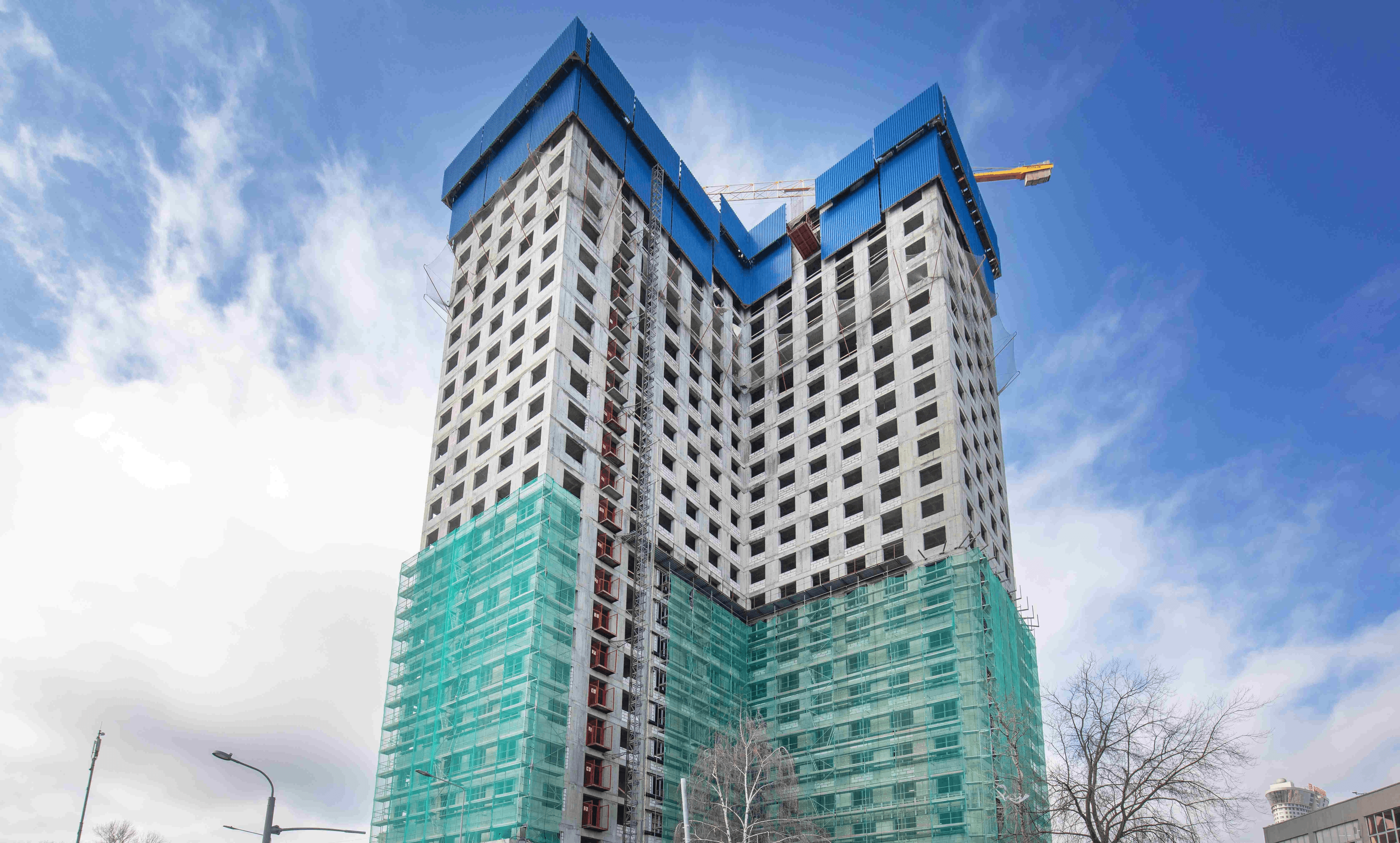 Строительные работы на уровне 26 этажа.